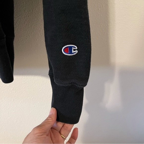 Champion Reverse Weave Solid Black Hoodie Kangaroo Pocket. Size Small - Picture 5 of 8